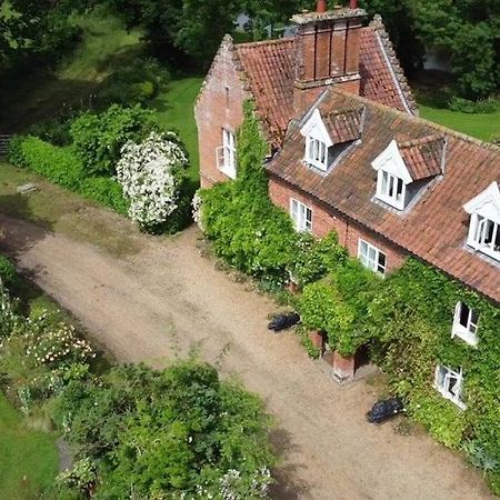 Отель Carrick'S At Castle Farm Swanton Morley Экстерьер фото