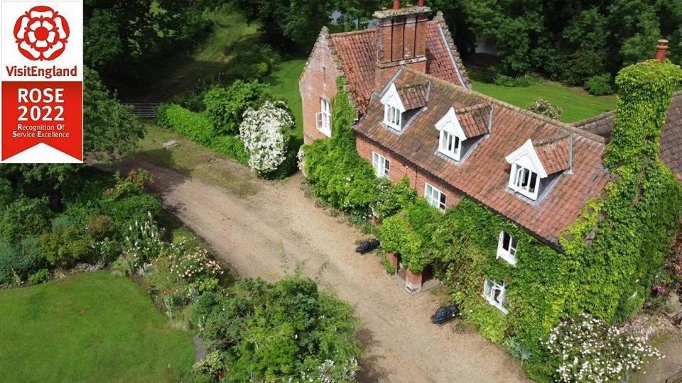 Отель Carrick'S At Castle Farm Swanton Morley Экстерьер фото
