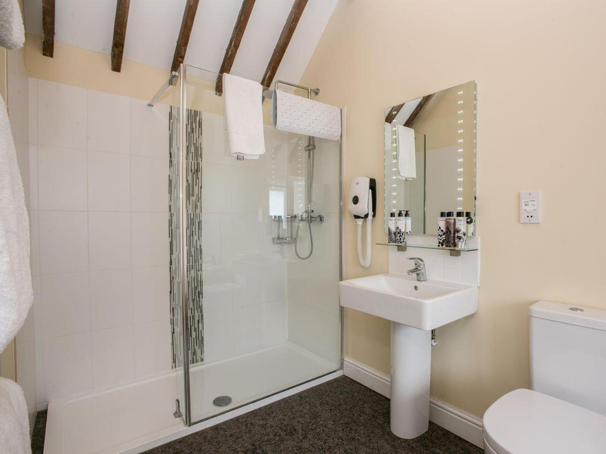 Отель Carrick'S At Castle Farm Swanton Morley Экстерьер фото